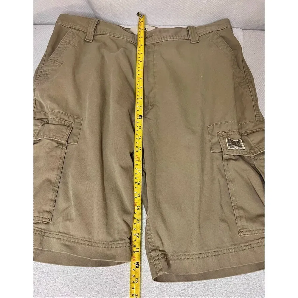 Levis Cargo Shorts Mens 36W Beige Hiking Outdoors Loose Fit 100% Cotton